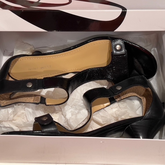 Nine West Hadrian Black Heels with Ankle Strap Sandals - Picture 9 of 9